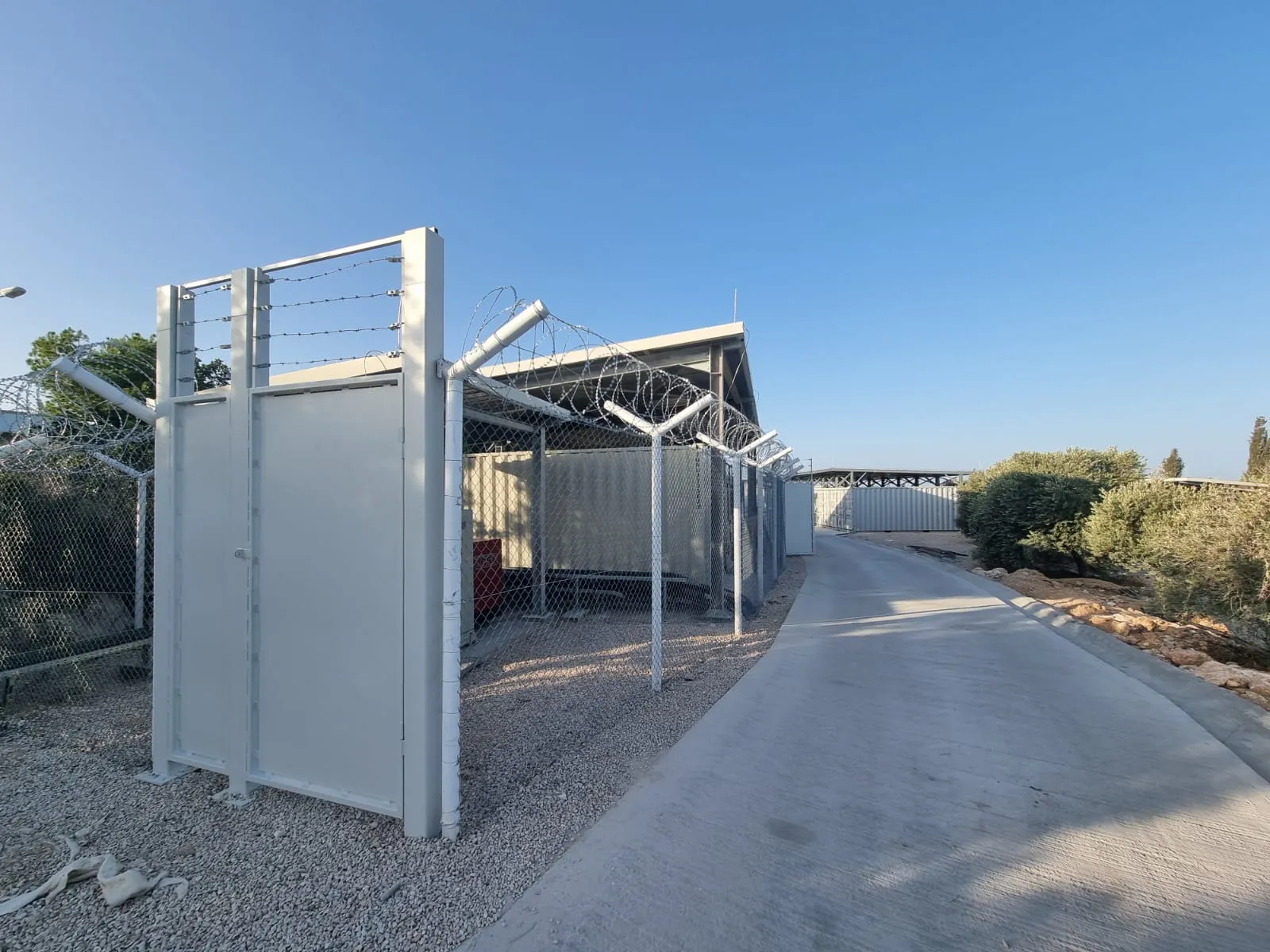 Camp-Infrastruktur an der Küste — Aufnahme 08