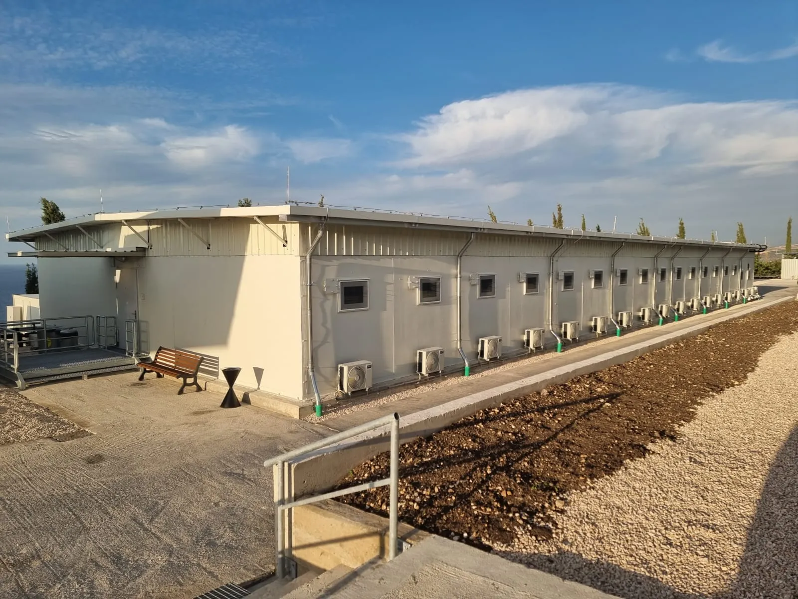 Camp-Infrastruktur an der Küste — Aufnahme 16