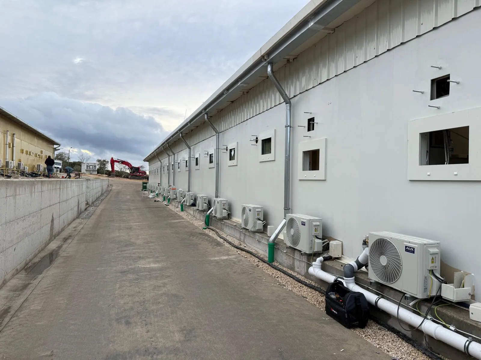 Camp-Infrastruktur an der Küste — Aufnahme 17