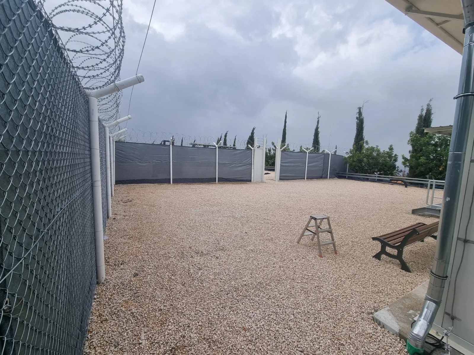 Camp-Infrastruktur an der Küste — Aufnahme 21